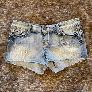 BKE Sabrina distressed jean shorts, size 27